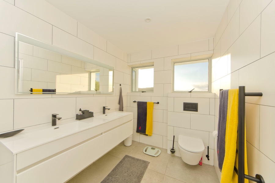 3 Bedroom Property for Sale in The Heads Western Cape